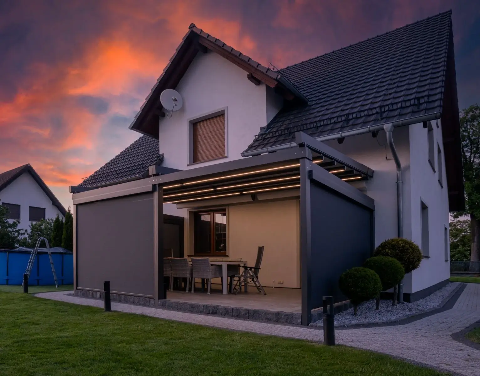 Our roller screen system