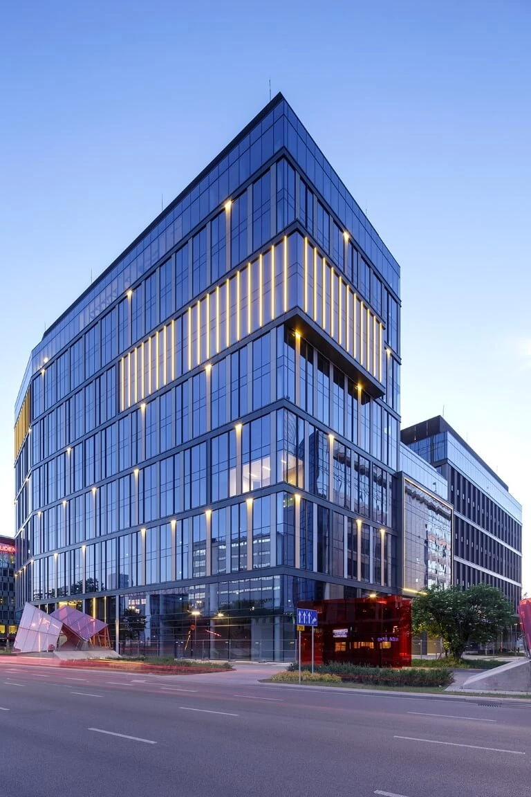 PROXIMO - gwiazda wśród biurowców w systemach Aluprof