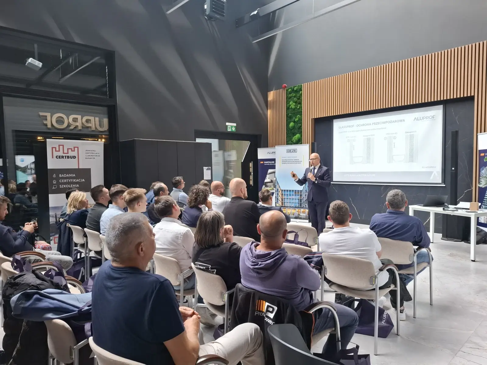 Aluprof entwickelt Bildung als strategischen Trend in der Aluminiumindustrie